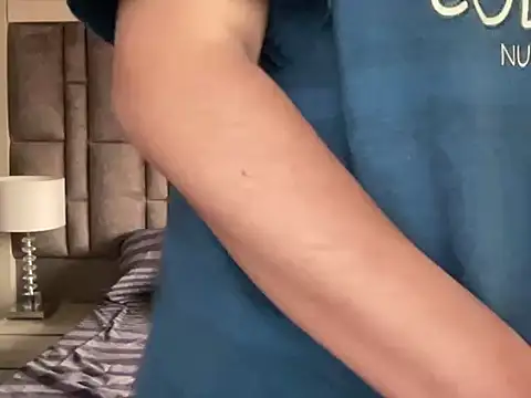 alexandergrey760886 Show Webcam