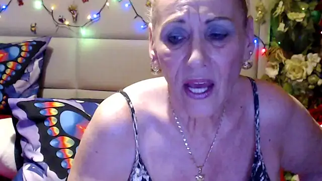HappyWomanOn's Live XXX Chat