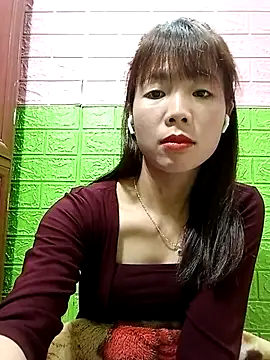 AmyLinee01 即時 XXX 聊天