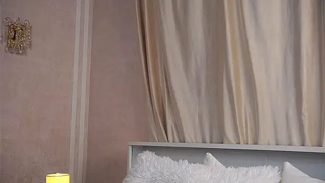 SunnivaCovil live XXX chat