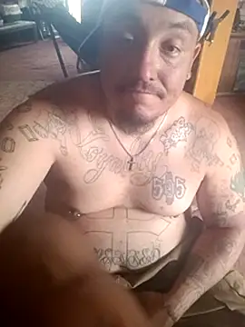 Dick4yourholes' Live XXX Chat