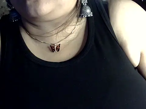 Chat +18 de Soniya_Sha ao vivo