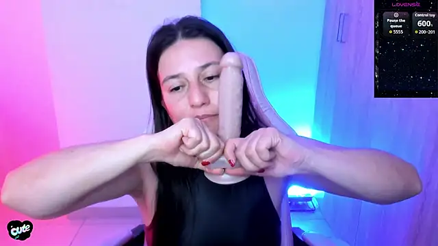 Saskyaa Chat XXX live