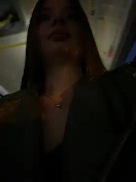 KrisMagnoly XXX чат на живо