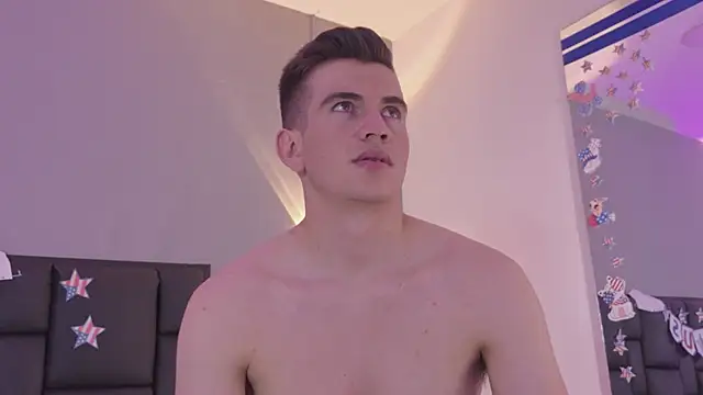 MikaelSlow live XXX chat