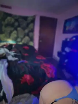 Jennybootyjones Adlı Modelin Canlı XXX Sohbeti