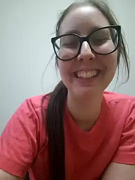 Sarah459 Adlı Modelin Canlı XXX Sohbeti