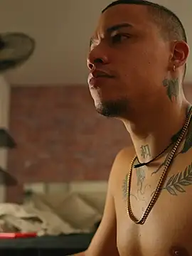 AlphaMasterXxx 라이브 XXX 채팅
