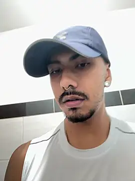 Latinmoster_boss' Live XXX Chat