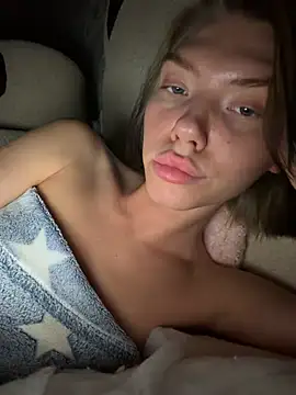 Lisaaa_Alisa 即時 XXX 聊天