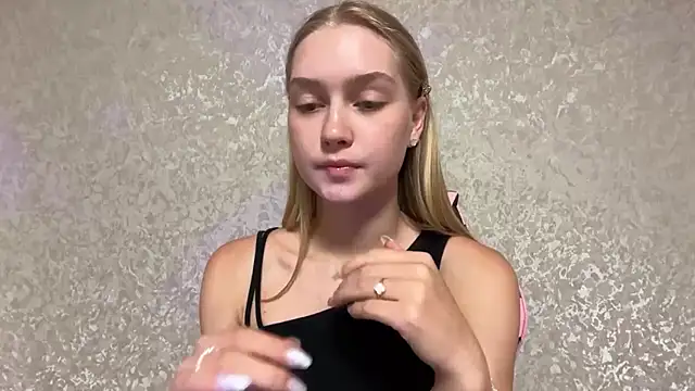 blondegirl2026's Live XXX Chat