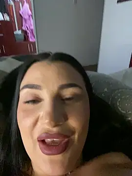 AylaSparkk Adlı Modelin Canlı XXX Sohbeti
