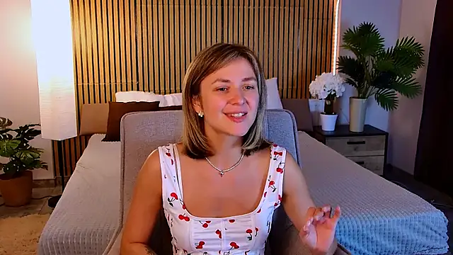 EmeraldGlow's Live XXX Chat