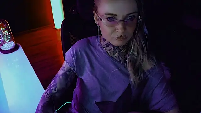InesGold live XXX chat