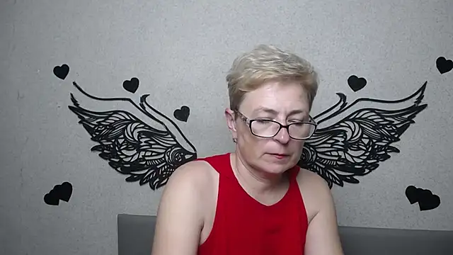 EmiliaGree's Live XXX Chat