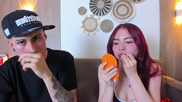 Kenji_n_Rousse Chat XXX in diretta