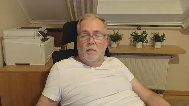Онлайн чат XXX subbear1968