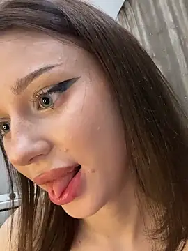 Alisaa_Kisaa 라이브 XXX 채팅