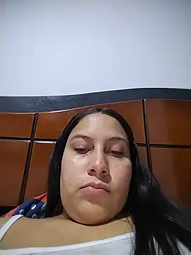 Chat XXX ao vivo de esmeralda_jadees