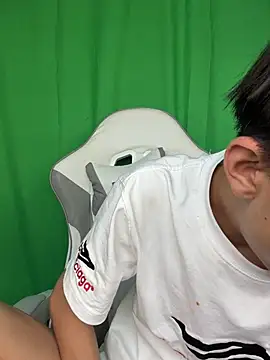 DD-101's Live XXX Chat