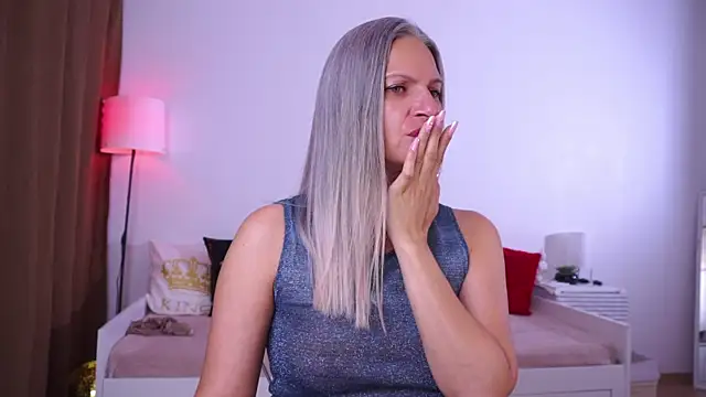 Онлайн чат XXX SweetLilTrouble