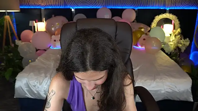 XXX chat uživo modela BabyFlowerr