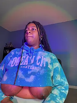 GirthGoddessCoco élő XXX-chatje
