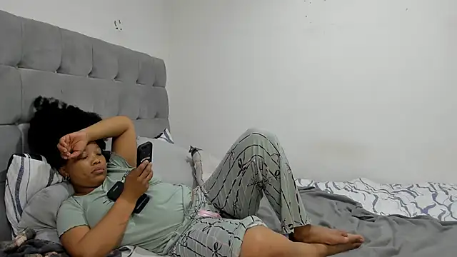 Chat +18 de Doja_Peach ao vivo