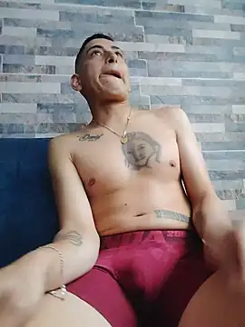 צ'אט XXX בשידור חי של Tiger_cryad