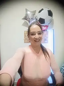 Cristal_BigTits Chat XXX in diretta