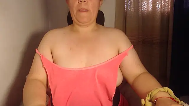 agathamiller01 Adlı Modelin Canlı XXX Sohbeti