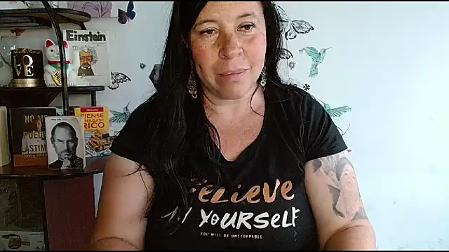 LauraMallioni লাইভ XXX চ্যাট