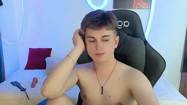 Miless_Cooper Live XXX-chat