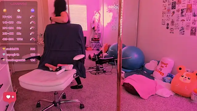 Evie-Luna Chat XXX in diretta