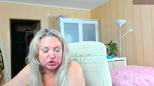 Chat +18 de PamHardFuck ao vivo
