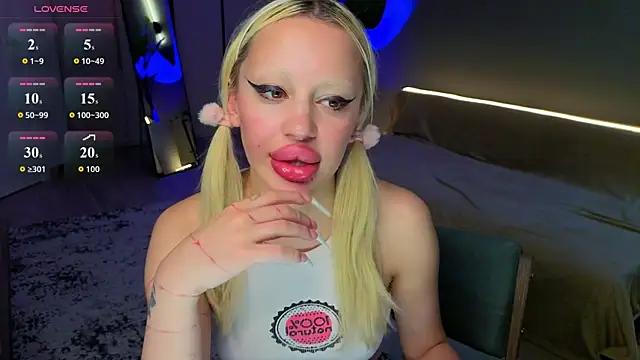 Luna_Beverly: онлайн-секс-чат