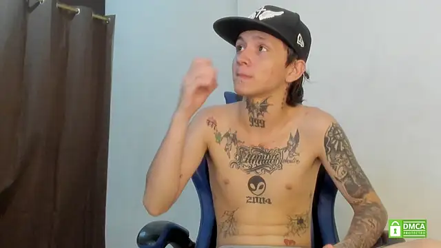 Nick_TattooedGuy: онлайн-секс-чат