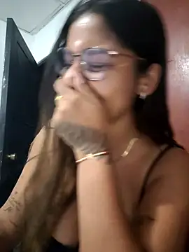 Sofythom1's Live XXX Chat
