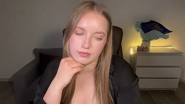 EvaMaddison Adlı Modelin Canlı XXX Sohbeti