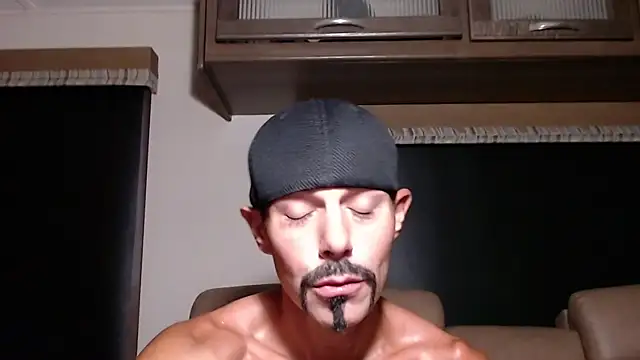 ThickD2C Chat XXX live