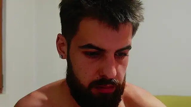 הופעת וובקאם של HairyRobxxx