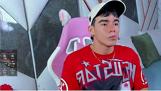 Alejandro_karter18 Adlı Modelin Canlı XXX Sohbeti