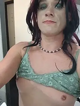 MaddyC6992 élő XXX-chatje