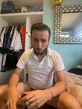 Alexitho25 élő XXX-chatje