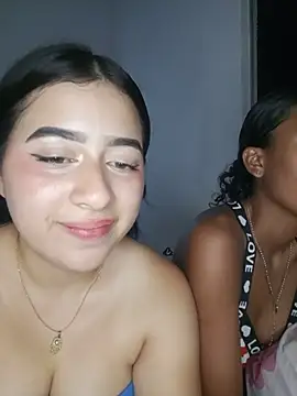 Chloe_Sky_love Adlı Modelin Canlı XXX Sohbeti
