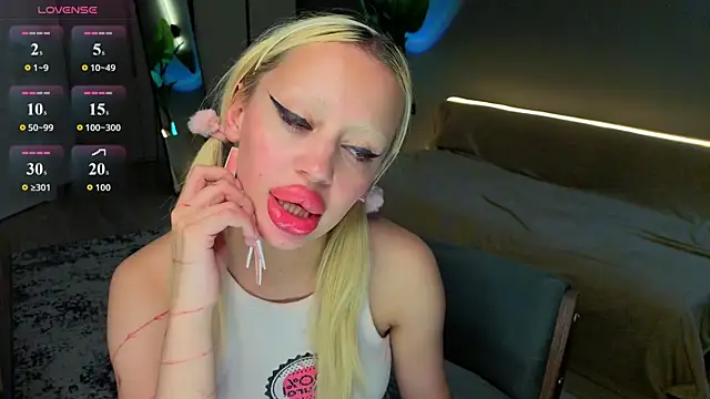 Chat +18 de Luna_Beverly ao vivo