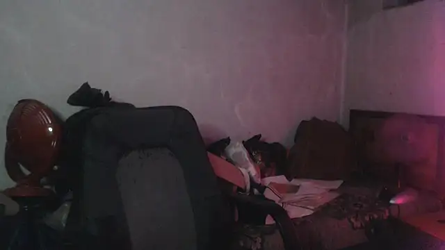 BIG-COCK-OMG Adlı Modelin Canlı XXX Sohbeti