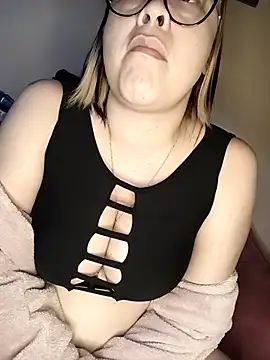 Chat +18 de lualviz ao vivo