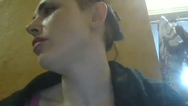 Trinsy_Love Chat XXX in diretta