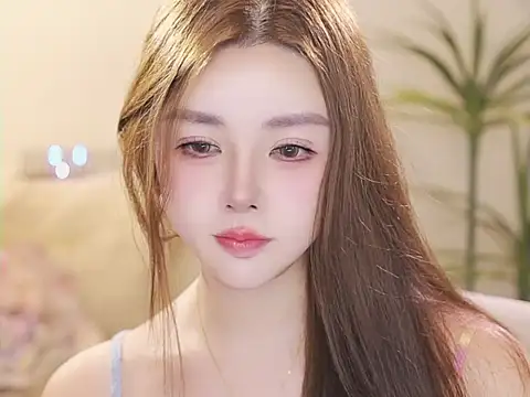 Qiaoqiao__ XXX чат на живо
